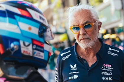 Inusualmente, Flavio Briatore convocó a Colapinto a una reunión pocos minutos antes de la prueba de clasificación para la carrera sprint; los gestos no eran de alegría.