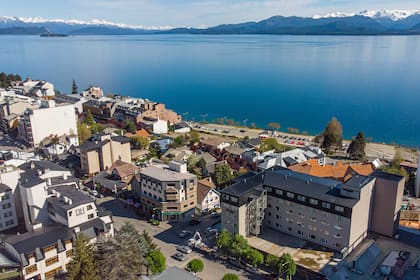 Invertir en el país y resistir. La historia de Hampton by Hilton en Argentina