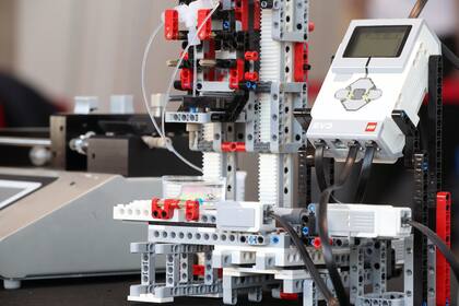 Investigadores de la universidad de Cardiff crearon una bioimpresora de piel humana con piezas de Lego