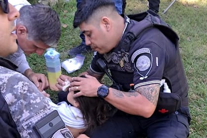 Investigadores del caso asistieron a la niña en los primeros auxilios