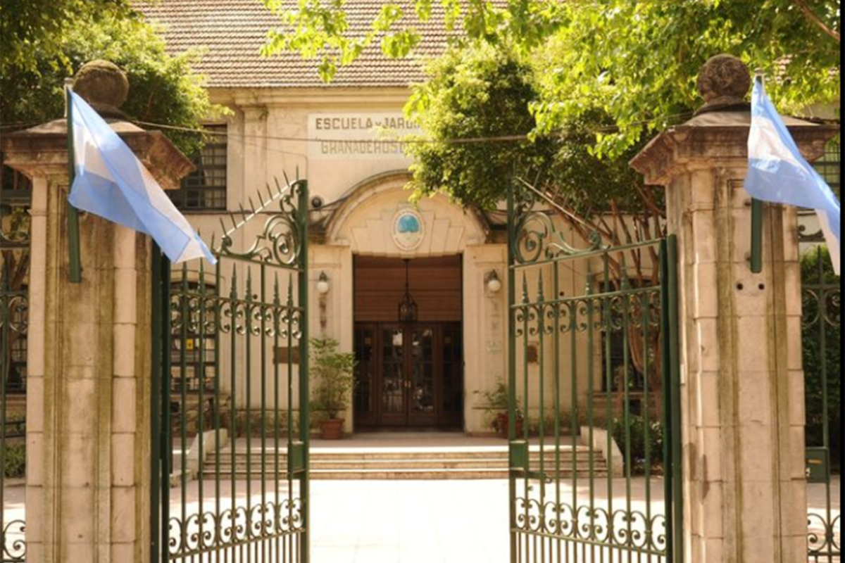 Investigan a una docente de una escuela de Palermo por grabar a sus alumnos: estuvo presa por el homicidio de su beba.