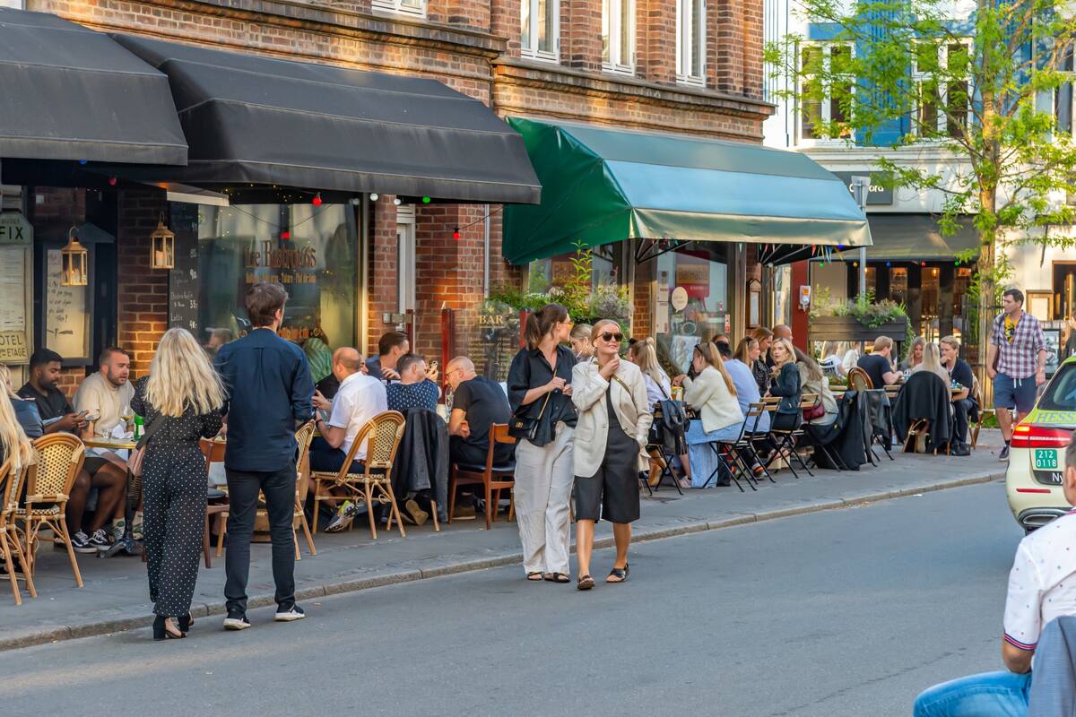 Investigando, Dinamarca emergió como un país amigable para los extranjeros y muy atractivo bajo la mirada de Luis.