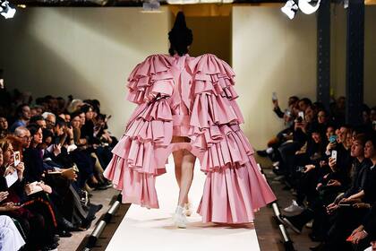 Invisible Clothes, colección Primavera 2017 de Comme des Garçons