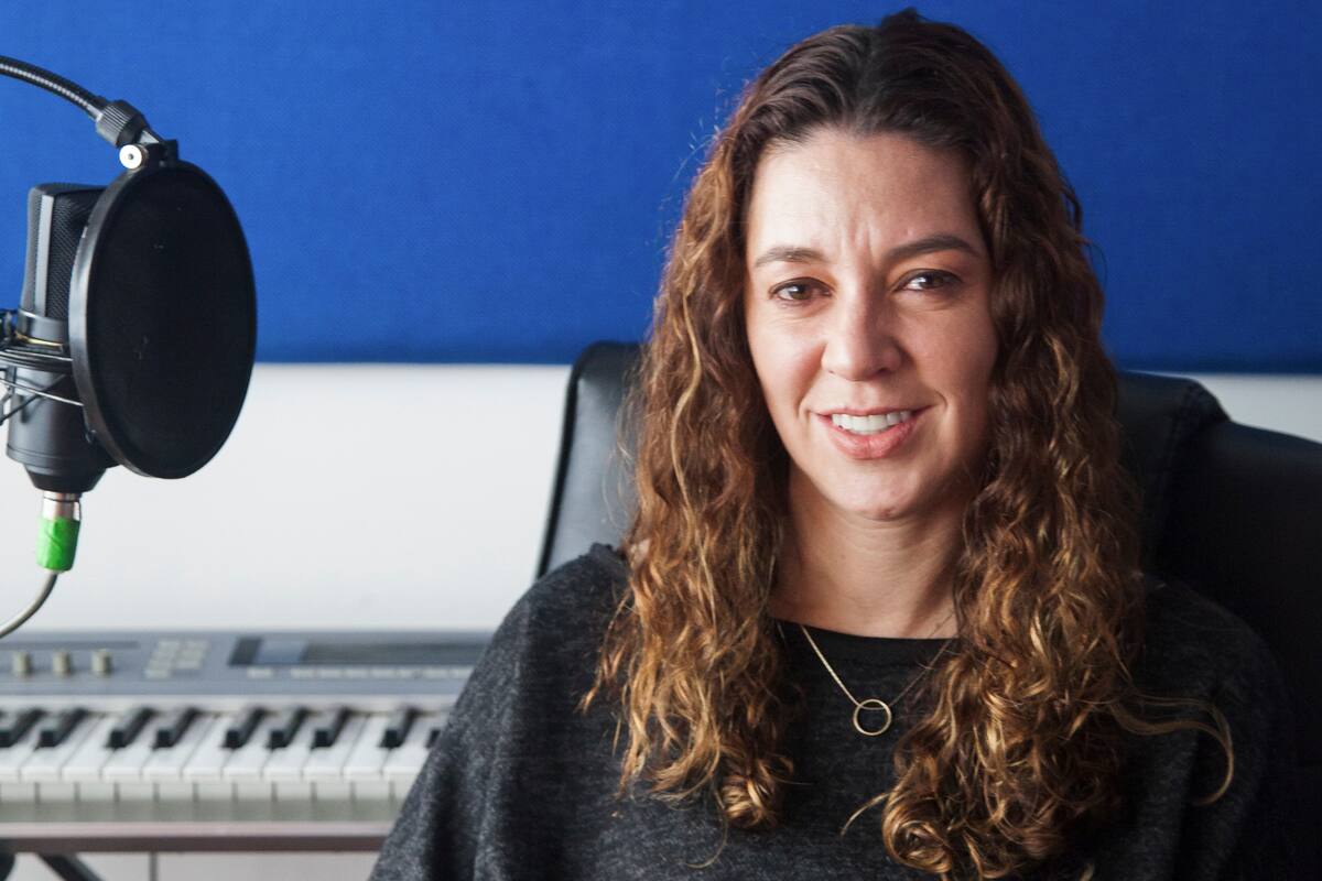 Invitada al festival de periodismo narrativo Basado en hechos reales, Camila Segura, la editora de Radio Ambulante enaltece al podcast