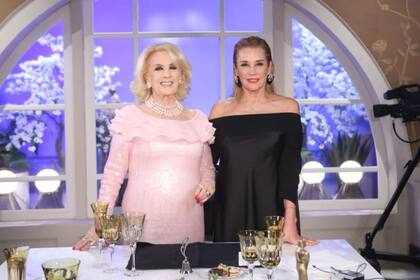 Invitada al programa de su madre, habló de como vivió el trabajo de sus padres cuando era chica