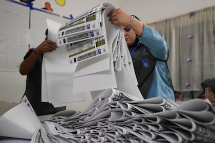 Irak: Partido de primer ministro gana más escaños, pero no suficientes para un segundo mandato