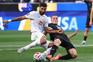 Irán aprovecha los errores defensivos de Nueva Zelanda y vuelve a empatar en el partido de los golazos