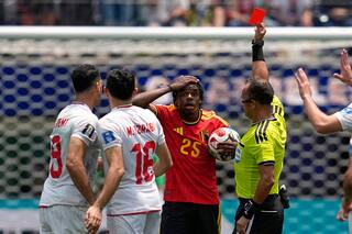Irán empata 0-0 con Bélgica, que terminó con 10 hombres, en el Mundial