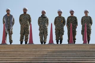 Irán inicia el funeral de varios días del líder supremo Khamenei, muerto en la guerra