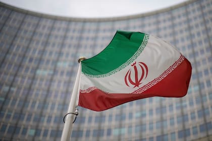 Irán rechaza resolución de agencia atómica de la ONU y amenaza con más represalias