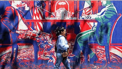 Irán y Estados Unidos podrían haber entrado en una fase en la que la guerra y las negociaciones se desarrollan simultáneamente