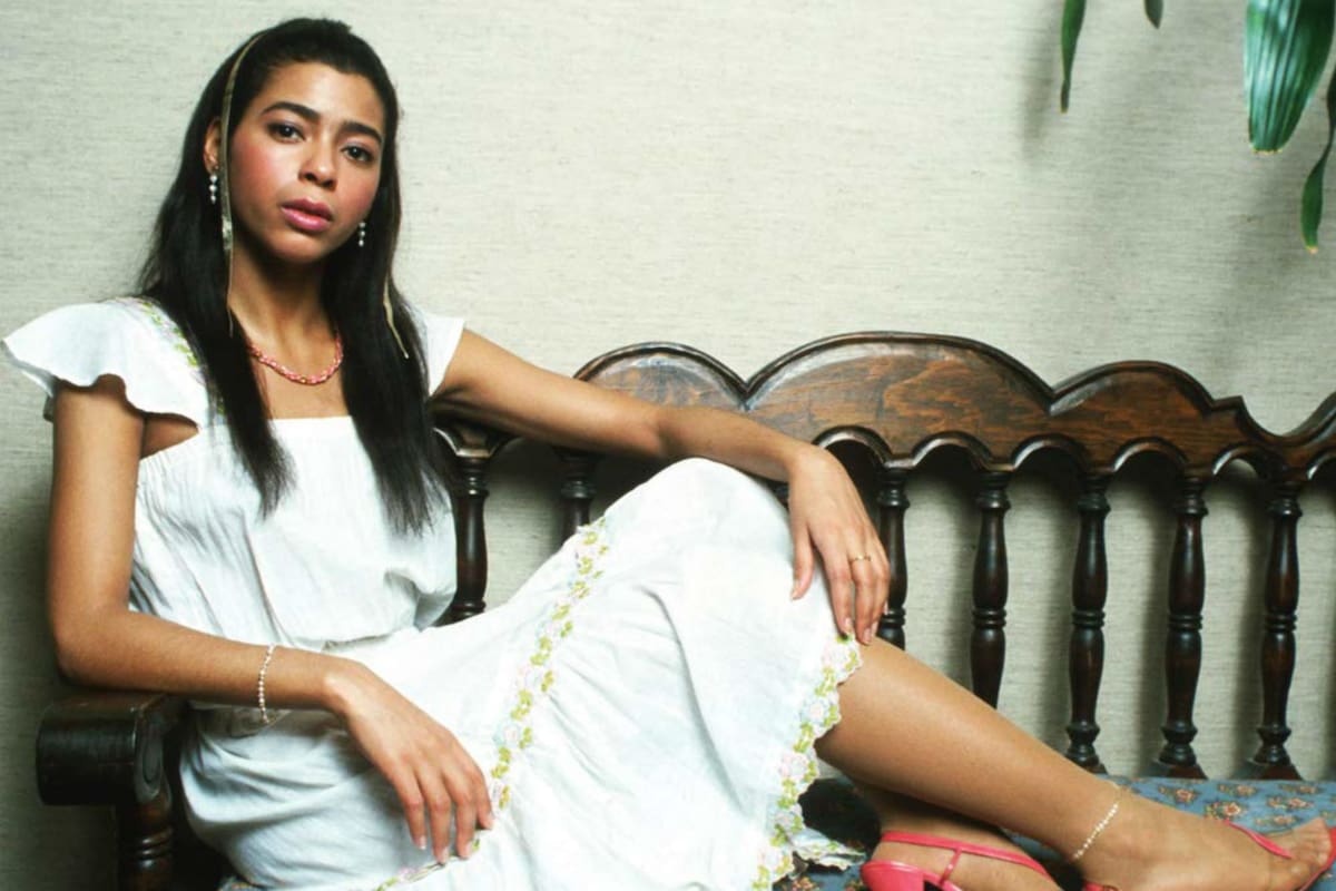 Irene Cara alcanzó fama mundial con su interpretación de "Flashdance (What a Feeling)"; aún hoy la canción sigue siendo objeto de nuevas versiones