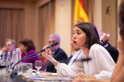 Irene Montero (Podemos), durante el acto "antilawfare" por la liberación de Cristina Kirchner
