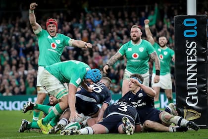 Irlanda se coronó ante su público por segunda vez seguida en el Seis Naciones y la quinta en los últimos años; no se lució en el 17-13 sobre Escocia, pero ratificó que es el mejor de Europa.