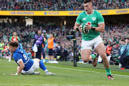 Irlanda tiene muy a mano una nueva conquista del Seis Naciones, como Dan Sheehan un try frente a Italia; el campeón defensor recibirá a Escocia con todo en favor para repetir.