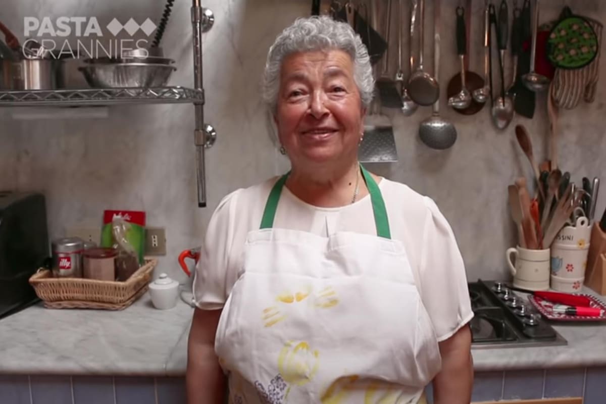 Irma, uno de las cocineras detrás de la sensación de Pasta Grannies,
