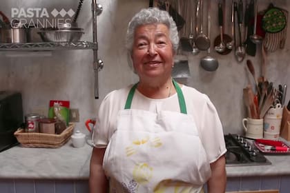 Irma, uno de las cocineras detrás de la sensación de Pasta Grannies.