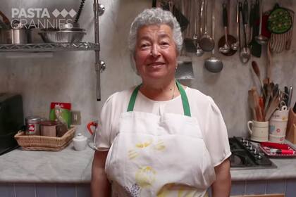 Irma, uno de las cocineras detrás de la sensación de Pasta Grannies,