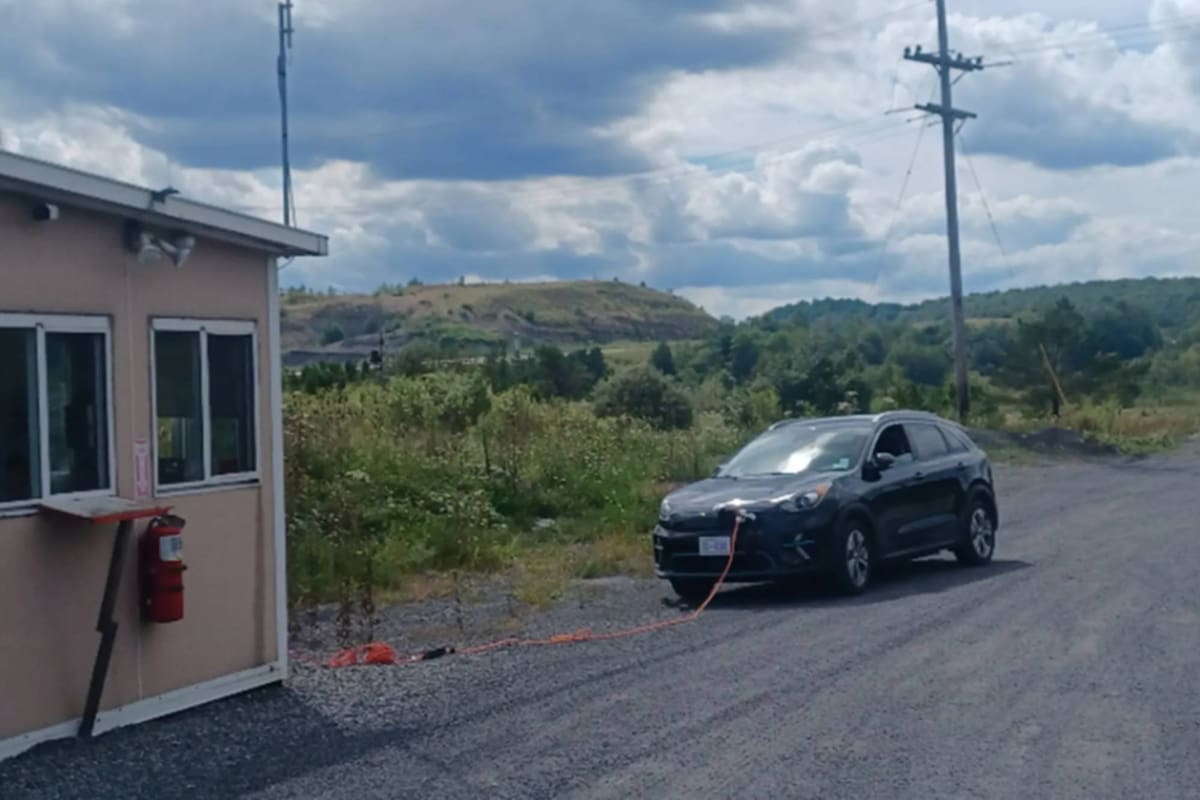 Irónicamente, el vehículo eléctrico fue cargado en una mina de carbón