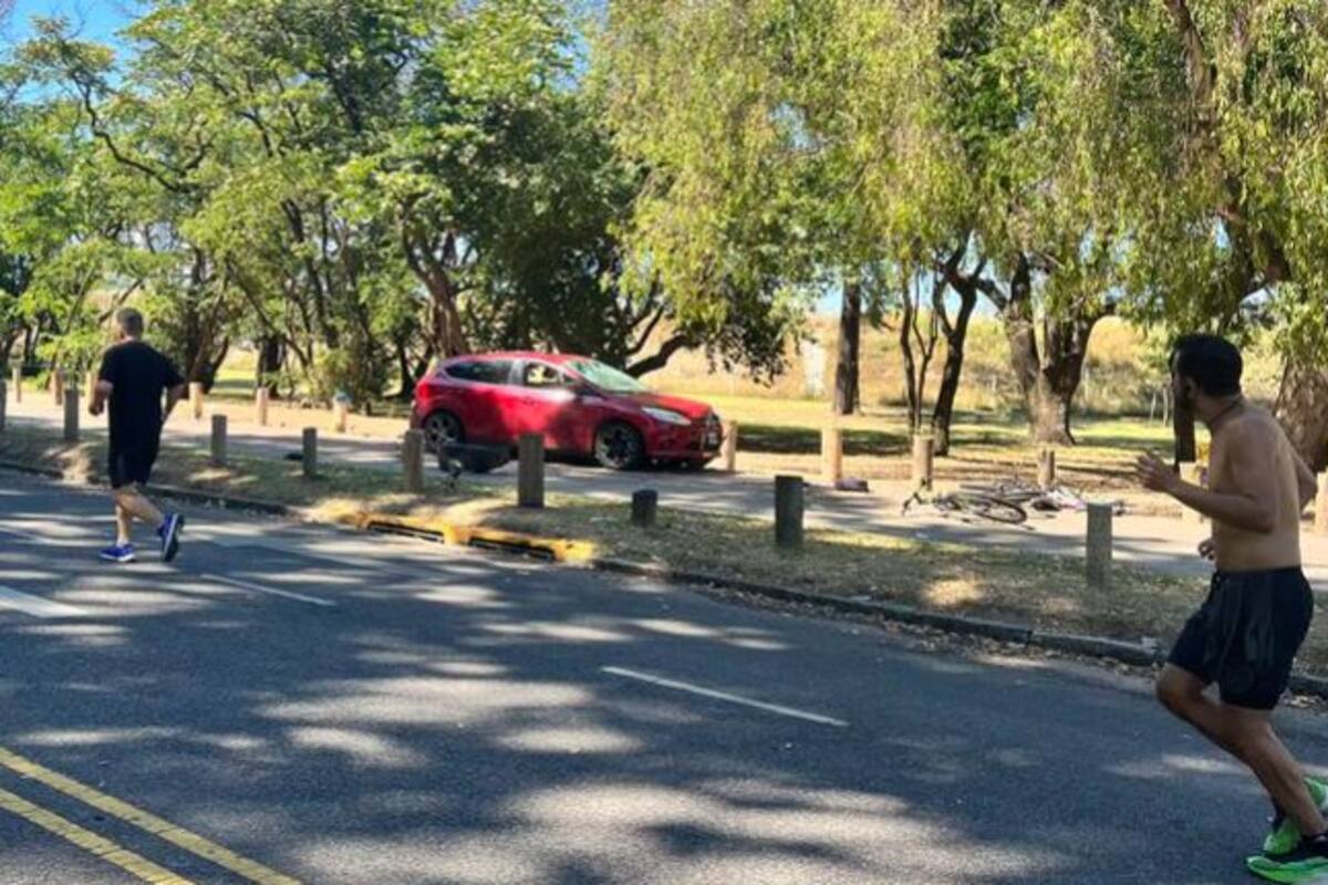 Irresponsabilidad al volante en Palermo (@adriangluck)