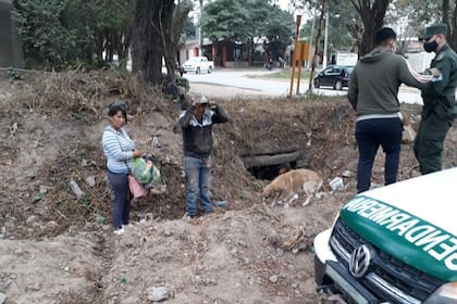Irrupción ilegal de bolivianos en Salta a través de un túnel pluvial en Salvador Mazza