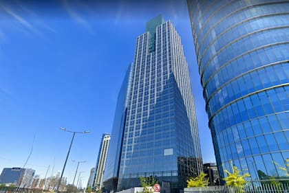 La Torre Boston es uno de los íconos del microcentro porteño con la firma de César Pelli