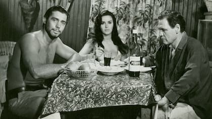 Victor Bó, Isabel Sarli y Armando Bó, en La mujer de mi padre