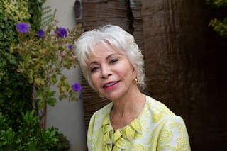 Las mejores frases para celebrar el nacimiento de Isabel Allende