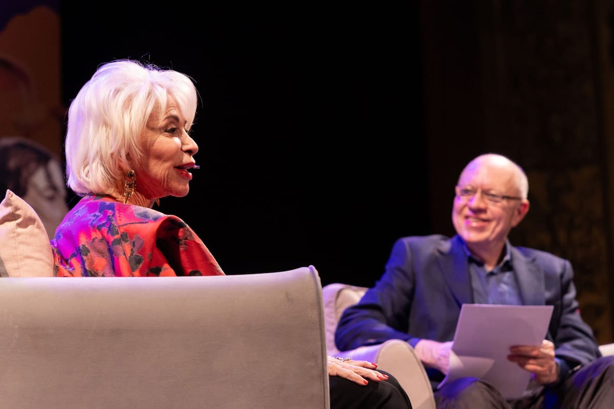 Isabel Allende presentó su último libro "Mi nombre es Emilia del Valle" en el Teatro Cervantes junto con Jorge Fernández Díaz