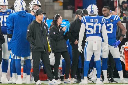 Isabel Díaz asciende rápido con los Colts como una de las 11 mujeres entrenadoras en la NFL