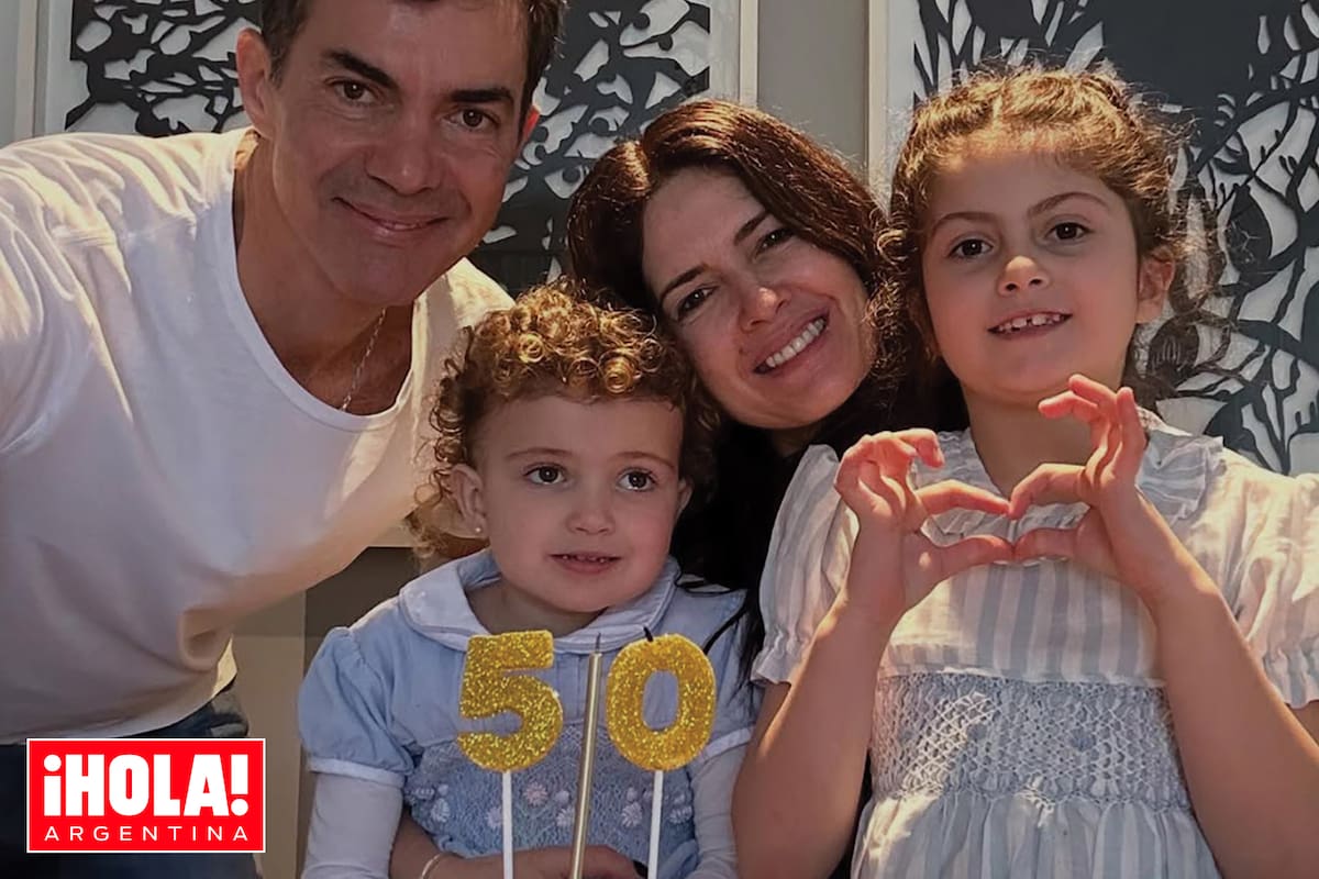 Isabel junto a su marido Juan Manuel Urtubey y sus
hijas Belita y Julia.