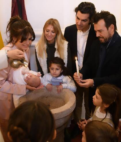 Isabel Macedo y Juan Manuel Urtubey celebraron el bautismo de su segunda hija, Julia