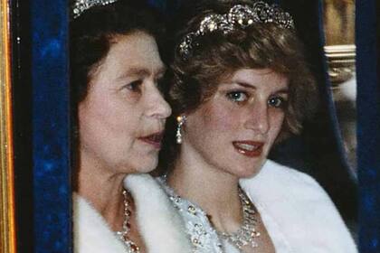Isabel nunca le perdonó a Diana que haya dicho que su hijo Carlos no estaba preparado para ser rey