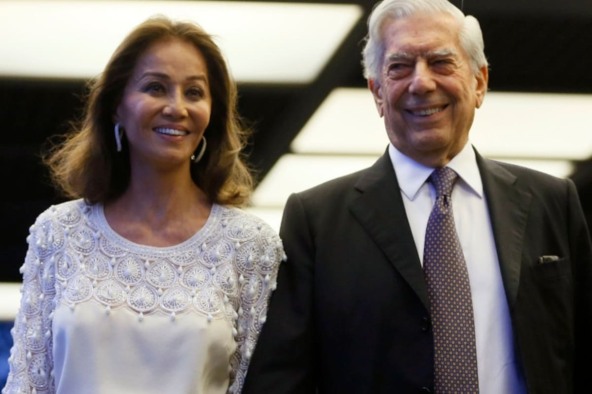 Isabel Preysler y Mario Vargas Llosa, al ingresar en el festejo en el hotel Villamagna