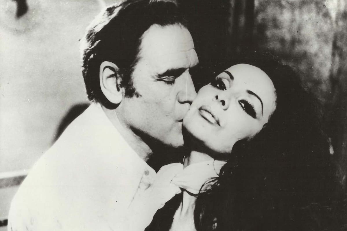 Isabel Sarli y Armando Bo, en El sexo y el amor (1974)