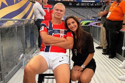 Isabel y Erling Haaland se conocen desde la infancia, donde compartieron club de fútbol en Noruega