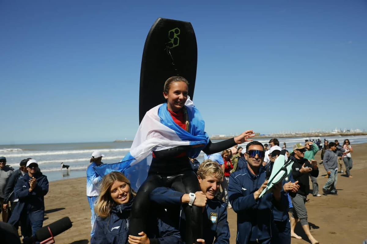 Isabella Assman, con la bandera argentina, pura alegría