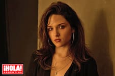 Tiene 20 años, es la hija de una estrella del cine y acaba de fichar para una agencia top
