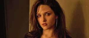 Tiene 20 años, es la hija de una estrella del cine y acaba de fichar para una agencia top