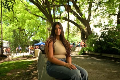 Isabella estudia medicina en la Universidad Nacional de La Plata