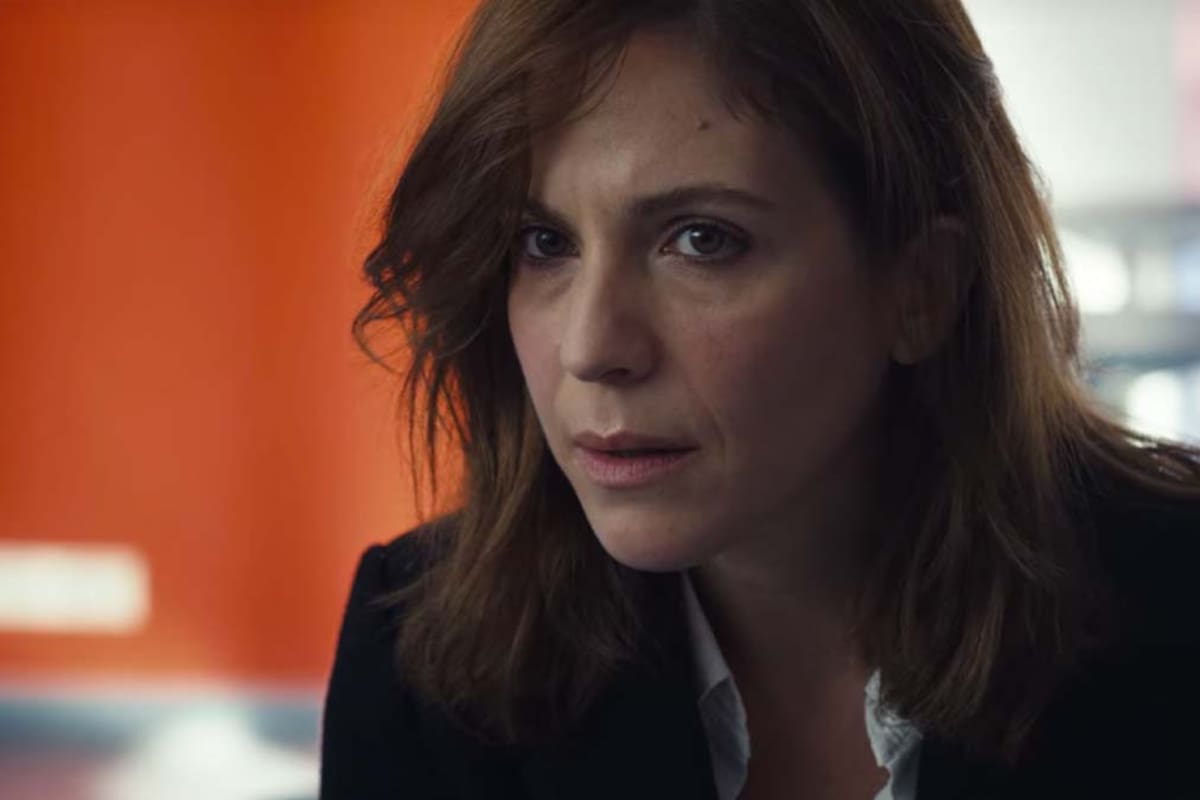 Isabella Ragonese interpreta a Letizia Ruggeri, la fiscal que investigó el femicidio de Yara Gambirasio, ocurrido en Brembate di sopra en 2010.