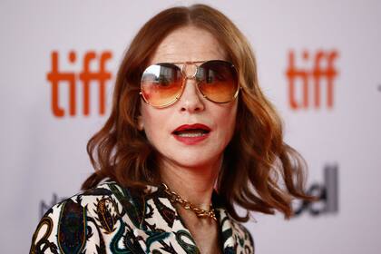 Isabelle Huppert en la alfombra roja de Toronto, donde presentó Greta, uno de sus infrecuentes films en inglés, que rodó a las órdenes de Neil Jordan