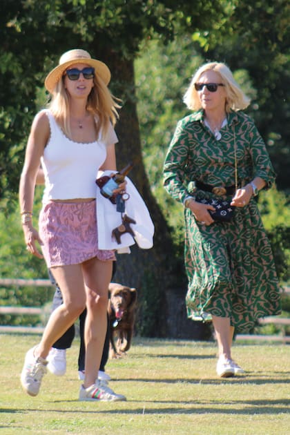 Isabelle Strom (casada con el polista Corchito Zavaleta) junto a su madre, Alexandra Zellinger de Balcany.