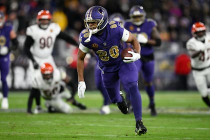 Isaiah Likely y Jordan Stout siguen a John Harbaugh a los Giants, dicen fuentes de AP