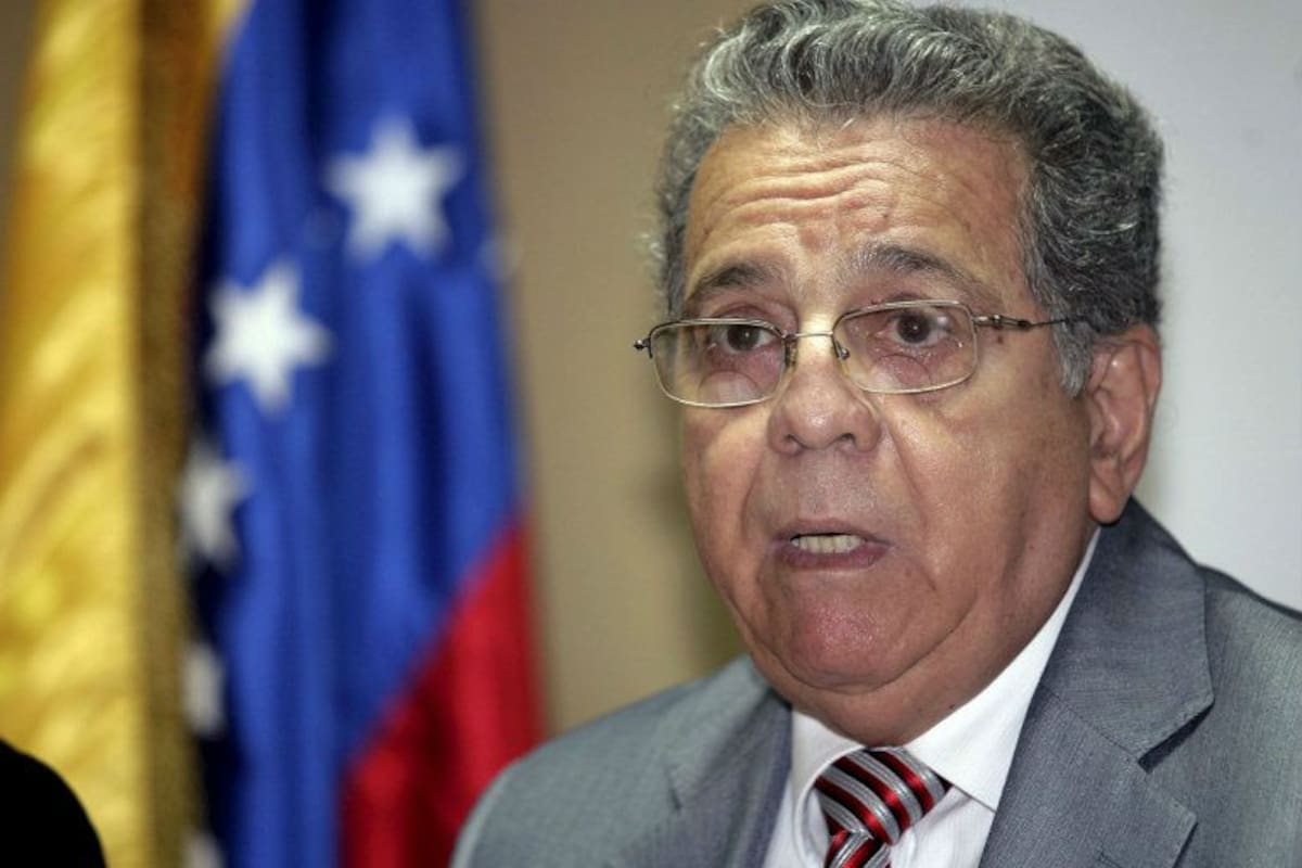 Isaías Rodríguez renunció hoy a su puesto de embajador de Maduro en Roma con una carta pública en la que reconoe que le es imposible mantenerse al frente de la sede diplomática por la falta de fondos