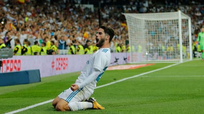 Isco celebra uno de sus dos goles a Espanyol