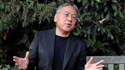 Ishiguro en su casa de Londres, al conocerse el anuncio