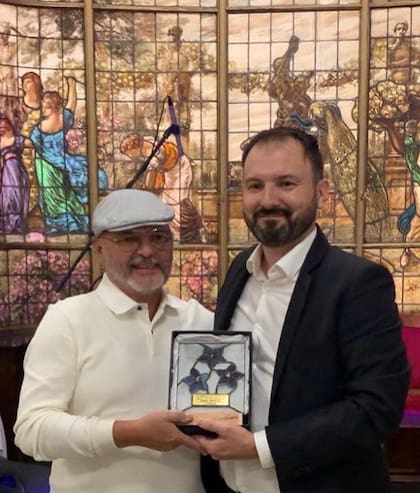 Isidro y Pablo Montes, reconocidos durante la conmemoración del 138° aniversario de Las Violetas.