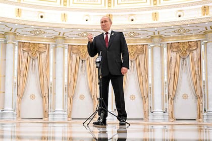 El presidente Vladimir Putin, en una cumbre en Ashgabat, esta semana. (Photo by Dmitry AZAROV / SPUTNIK / AFP)