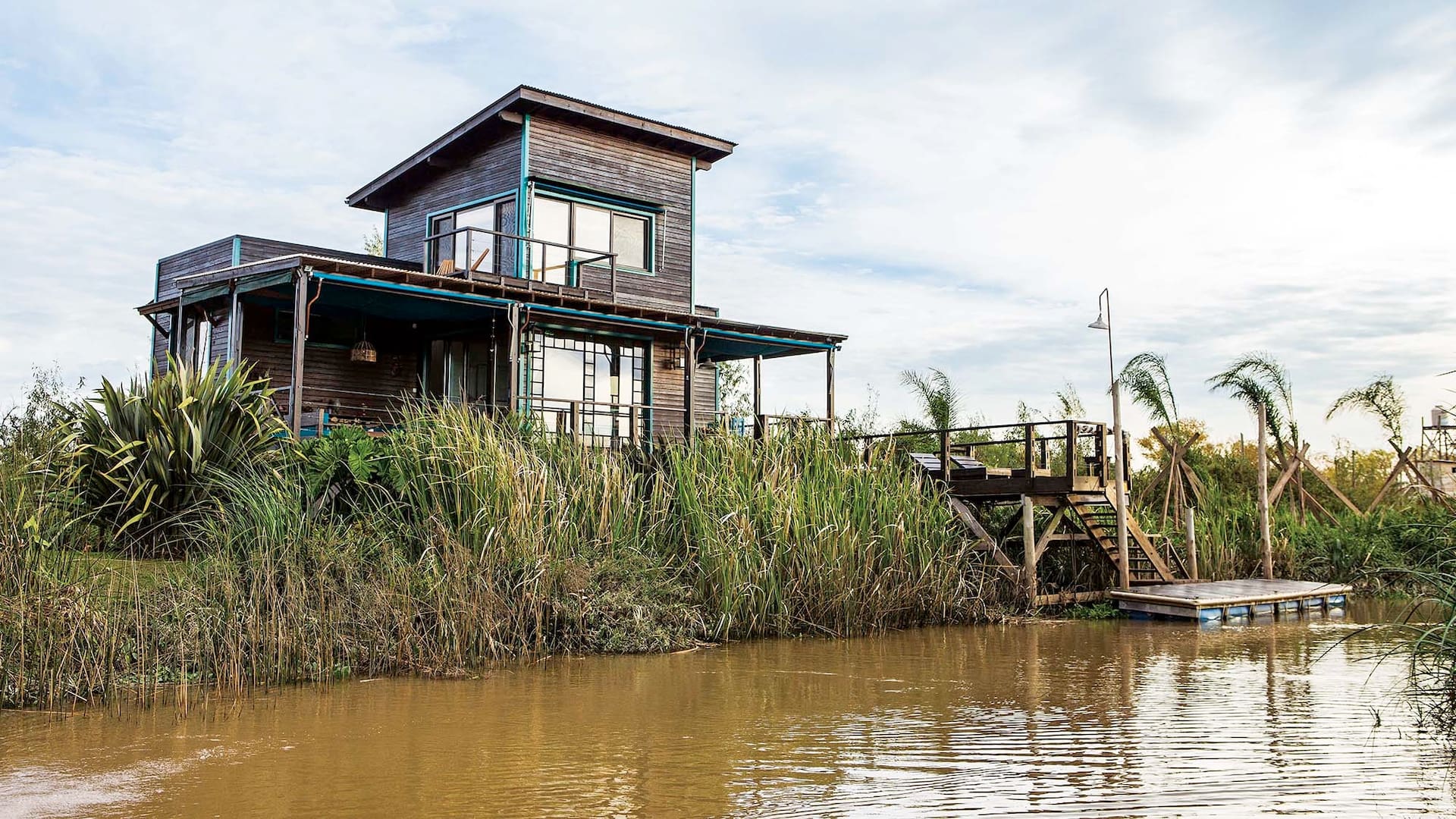Isla Verde Lodge está a solo 15 minutos de navegación desde Tigre.